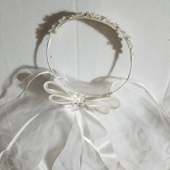 First Communion Flower Girl Veil attached to comb, flowers, pearls 22" long NIP - Picture 1 of 6